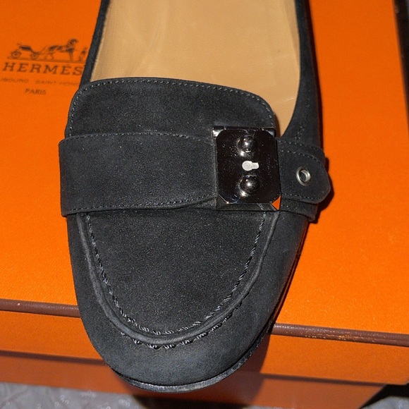Hermes preloved loafers great condition black velvet size 38 1/2 beautiful pair - Picture 2 of 8